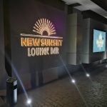 Nouveau Bar Lounge au Coucher du Soleil à Libreville
