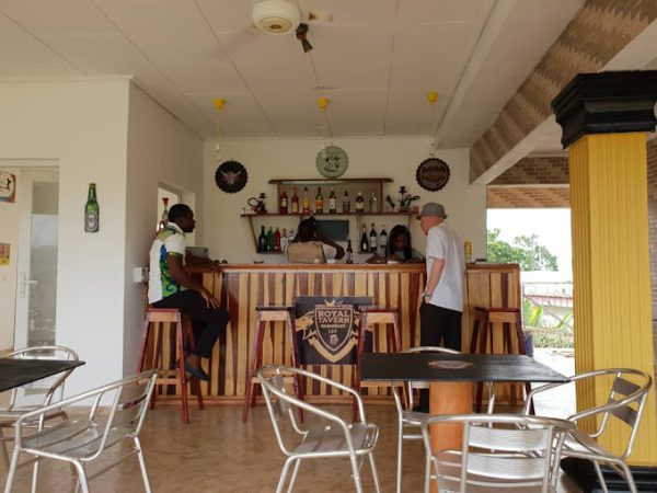 ROYAL TAVERN Lounge Bar à Libreville